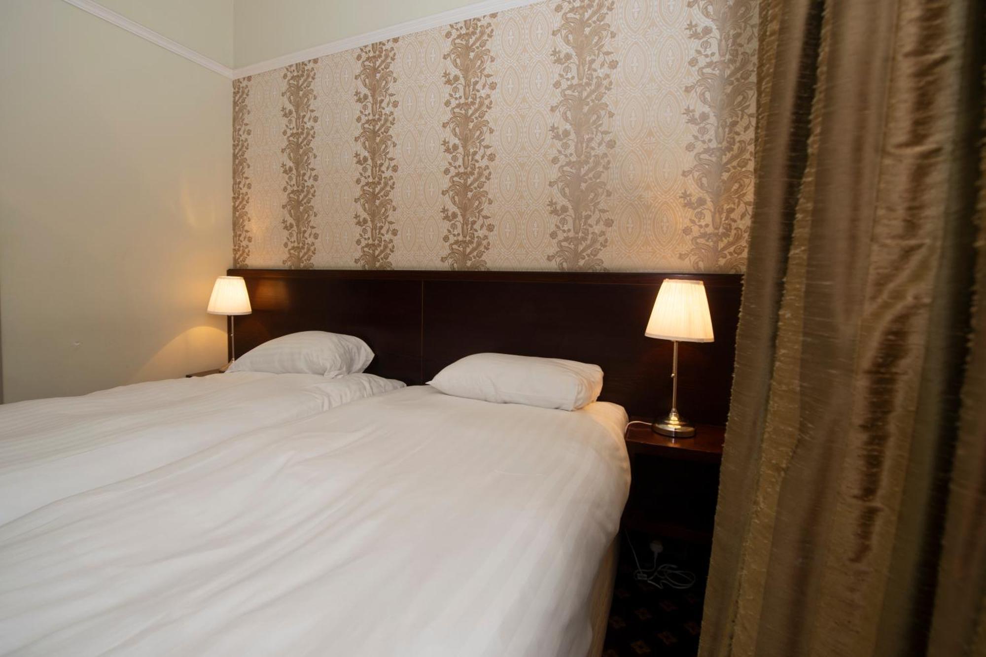 Cabot Court Wetherspoon 4*