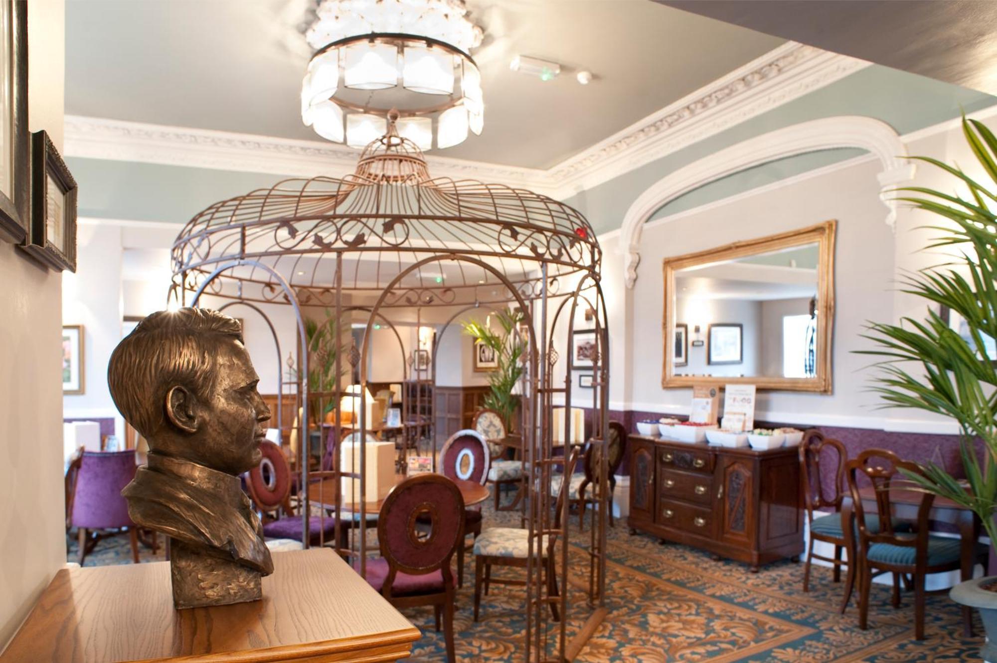Cabot Court Wetherspoon Hotel 4*